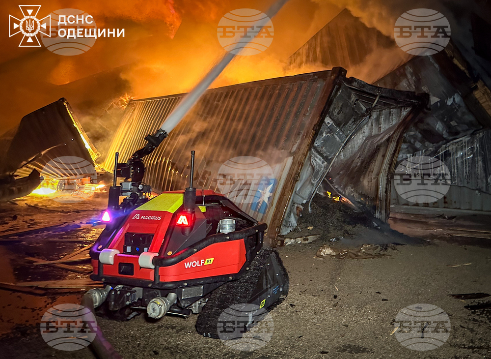 Руснаците удариха пристанищната инфраструктура в Одеска област в първия ден на новата година, съобщи украинският вицепремиер 