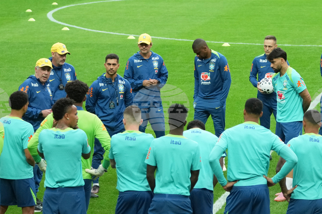 Бразилия ще се изправи срещу Сенегал и Тунис в приятелски мачове през ноември в Европа