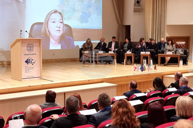 Крайно време е да извадим децата от класните стаи, каза заместник-изпълнителният директор на НСОРБ Теодора Дачева 