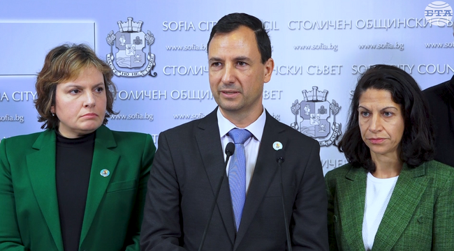 Държавата трябва да застане зад усилията на Столична община за решаване на кризата с боклука, вместо да пречи, заявиха от групата на ПП-ДБ в Столичния общински съвет