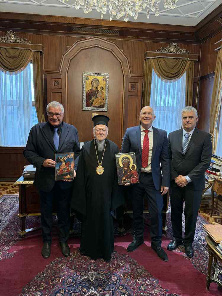 Днес във Вселенската Патриаршия, гр. Истанбул се състоя официална среща на проф. Христо Пимпирев, Драгомир Матеев и Кирил Кандиларов от Българския aнтарктически институт с Негово Светейшество Вселенски Патриарх Вартоломей I
