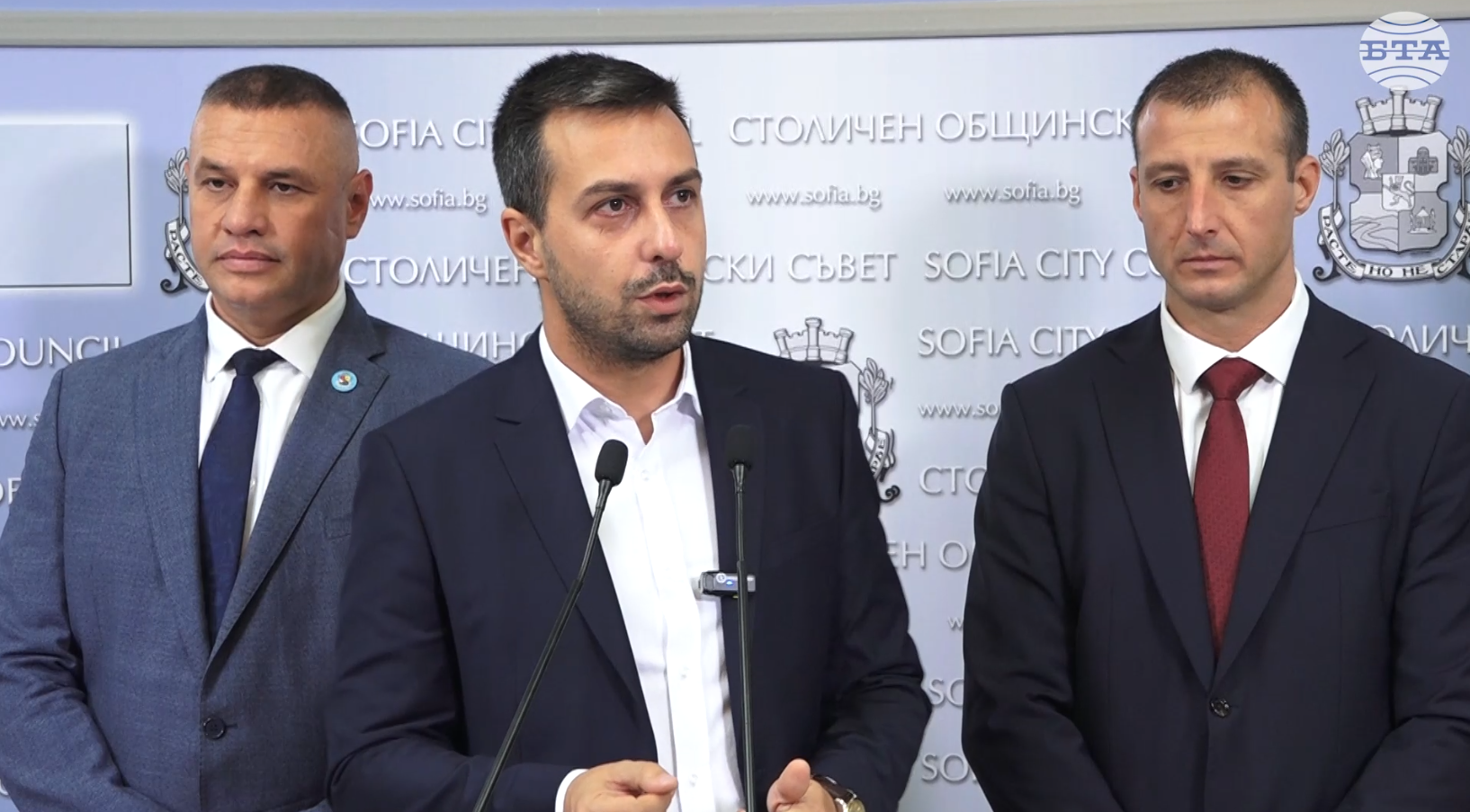 За кризата с боклука вината е на мафията, отговорността е на кмета, заяви общинският съветник Деян Николов от "Възраждане"