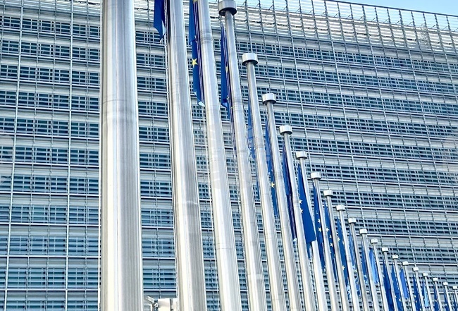 ЕК започва вътрешно разследване на съобщенията, че Унгария шпионира европейските институции