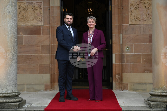 България е склонна да предложи въздушен коридор на Путин, за да се срещне с Тръмп в Будапеща, каза министър Георг Георгиев, цитиран от "Юрактив"