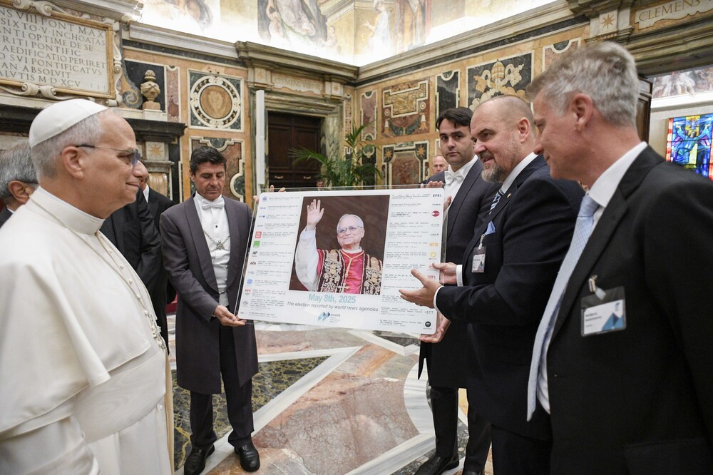 Папа Лъв XIV призова да бъдат ценени и подкрепяни професионалните журналисти и новинарските агенции