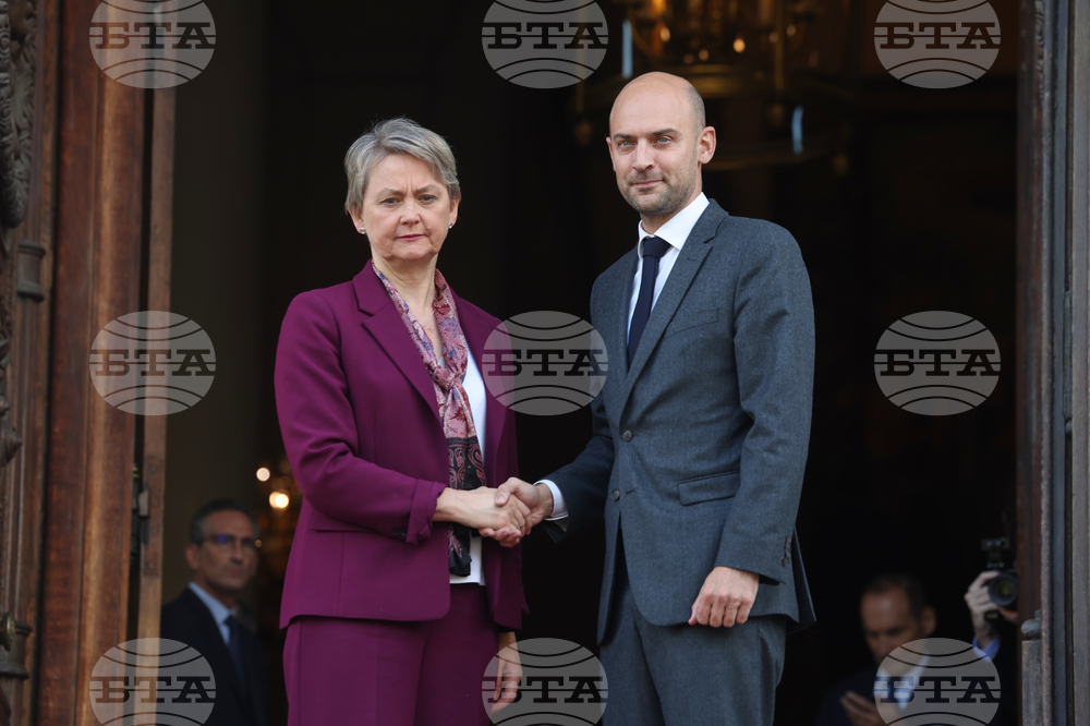 Външните министри на Франция и на Великобритания извикаха посланиците на Иран, за да осъдят насилието при потушаването на протестите