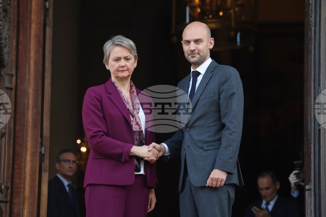 Външните министри на Франция и на Великобритания извикаха посланиците на Иран, за да осъдят насилието при потушаването на протестите