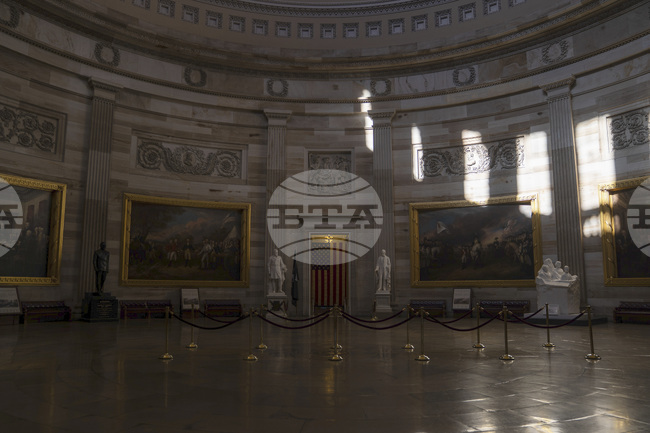 САЩ остават oще седмица без работещо правителство