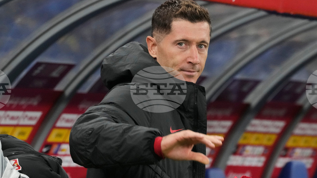 Роберт левандовски не обмисля напускане на Барселона през следващото лято