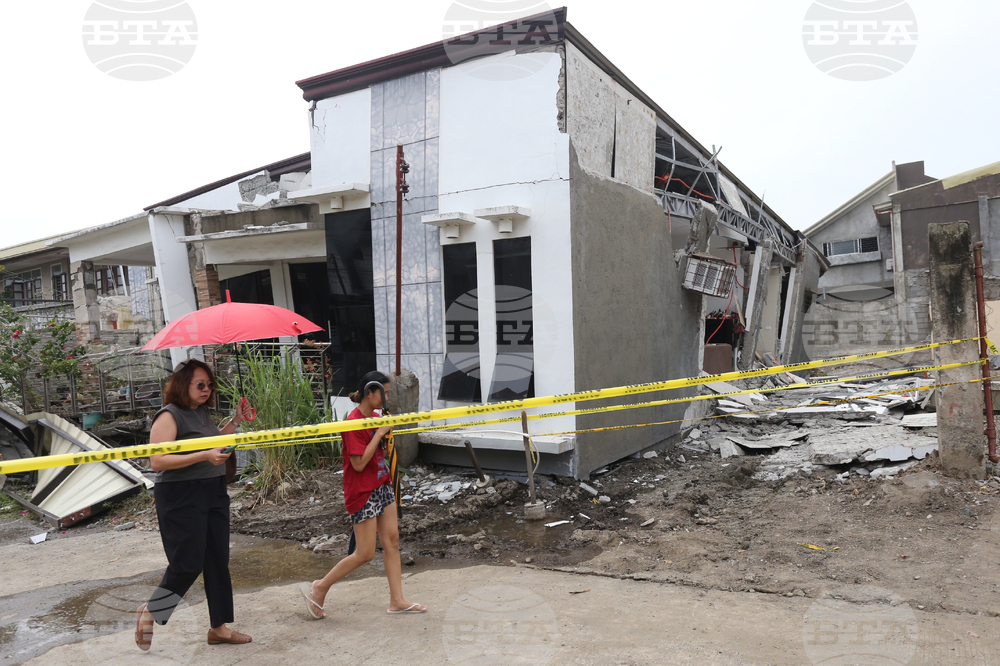 Най-малко двама души загинаха при земетресението с магнитуд 7,4 на филипинския остров Миндавао