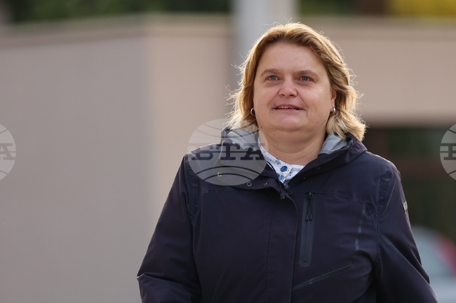 Надежда Бобчева пристигана на разпит в прокуратурата 