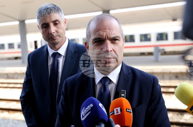 Реформата в БДЖ закъснява с над 25 години, според министъра на транспорта и съобщенията в оставка Гроздан Караджов 