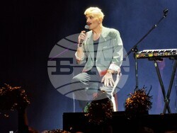 Иво Димчев отбелязва 20 години на експериментална сцена с „Оф! 20“ в зала 1 на НДК, снимки – Даниел Димитров/БТА