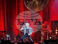 Иво Димчев отбелязва 20 години на експериментална сцена с „Оф! 20“ в зала 1 на НДК, снимки – Даниел Димитров/БТА