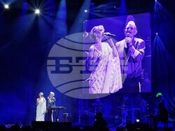 Иво Димчев отбелязва 20 години на експериментална сцена с „Оф! 20“ в зала 1 на НДК, снимки – Даниел Димитров/БТА