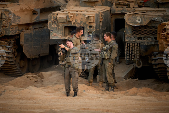 Израелската армия заяви, че е открила огън по подозрителни лица, които са се приближили към нейни военнослужещи в ивицата Газа 