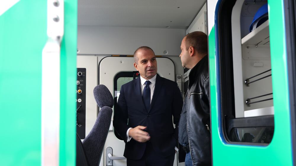 Гроздан Караджов: 100% от бързите влакове вече се обслужват от нови локомотиви Siemens Smartron 