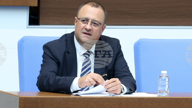 АПИ предвижда основен ремонт на близо 3-километров участък от магистрала "Хемус" на територията на област Варна, съобщи министър Иван Иванов