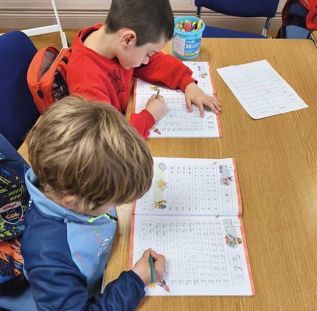 Преподавателите от Българското училище „Райна Княгиня“ в Корк, Ирландия, разказаха със стихотворение за занятията на своите ученици