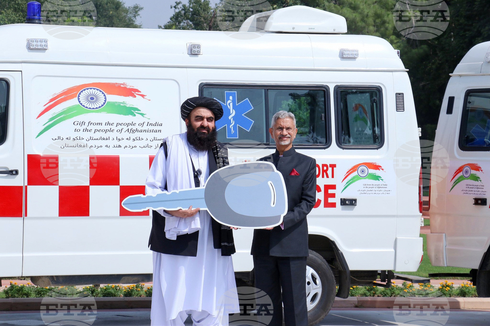 Афганистанският външен министър пристигна на историческа визита в Индия - нова ос срещу Пакистан?