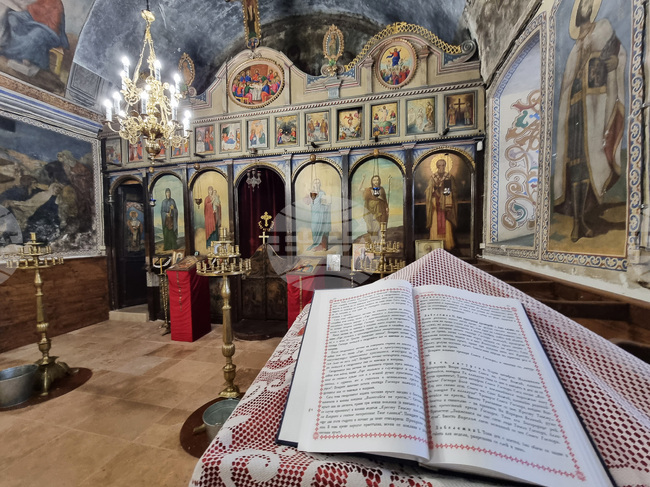 Българската православна църковна община „Св. св. Кирил и Методий“ в испанския град Дения ще организира днес катехизис на български език