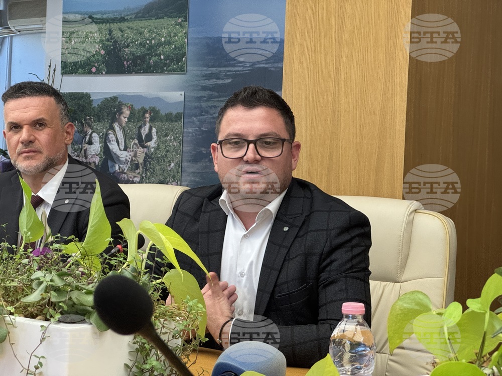 До 36 месеца трябва да приключат дейностите по проекта за консолидация на паметника на връх Бузлуджа, каза областният управител на Стара Загора