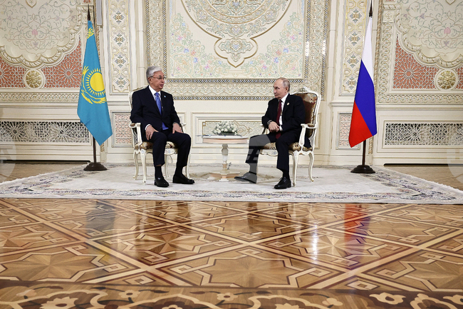 Путин ще обсъди с казахстанския президент газови проекти и американските санкции, съобщи Кремъл