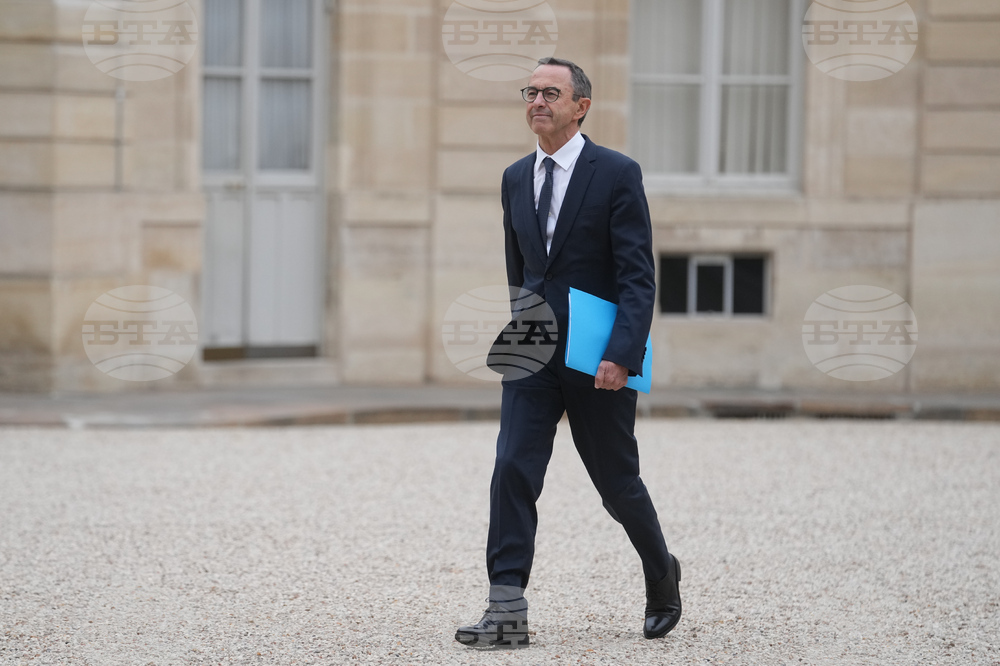 Бившият вътрешен министър на Франция Брюно Рьотайо влиза в надпреварата за Елисейския дворец