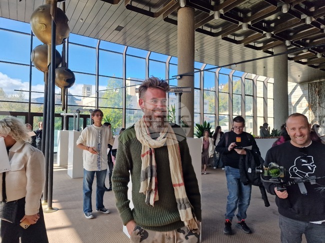 Белгийският архитект Седрик Ван Парис представи в Смолян изложбата си „Скала, стомана и небе“