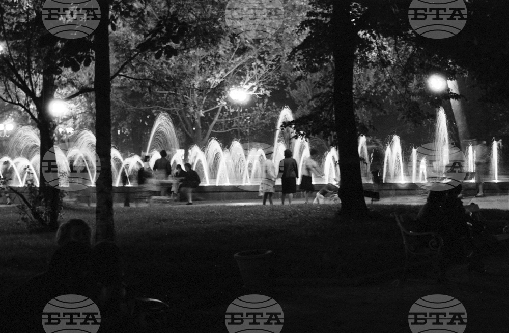 Вечерна разходка из София през 1976 година