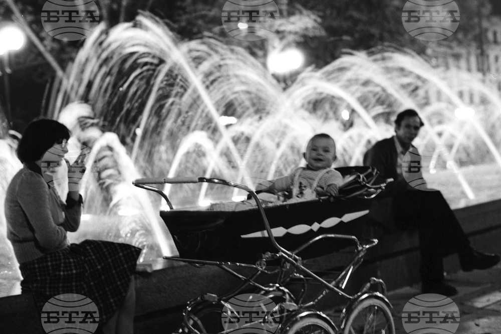 Вечерна разходка из София през 1976 година