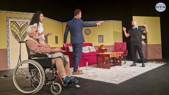 Смях, напрежение и малко аромати от реалния живот се вплитат в най-новия спектакъл на Драматичния театър в Разград