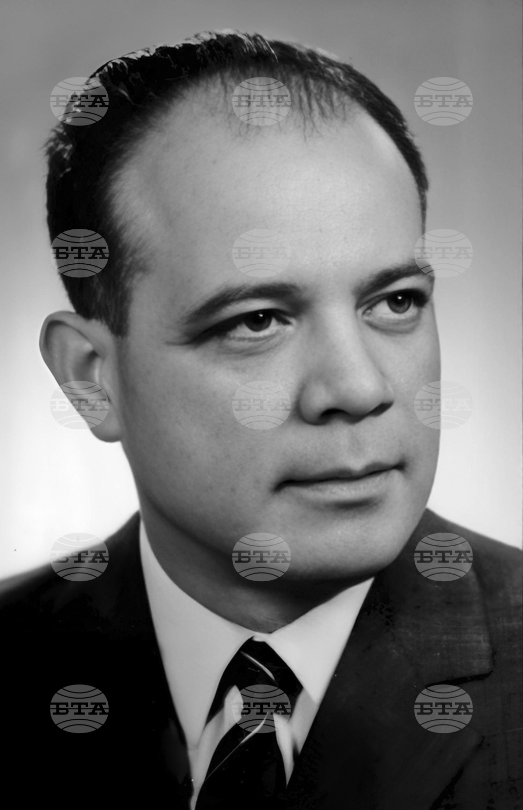 Акад. Николай Ирибаджаков - философ и социолог