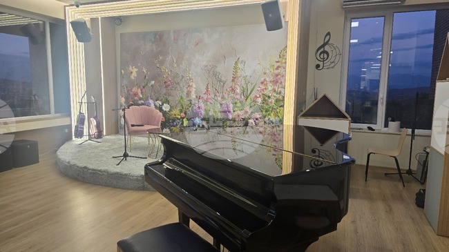 Две празнични събития ще се състоят през почивните дни в зала „Слънчеви лъчи“ на Младежкия дом в Петрич