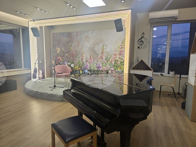 Две празнични събития ще се състоят през почивните дни в зала „Слънчеви лъчи“ на Младежкия дом в Петрич