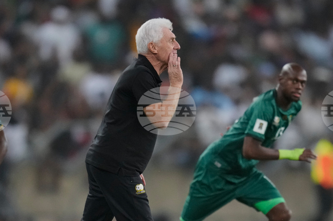Селекционерът на Република Южна Африка Юго Броос критикува остро организацията на Купата на африканските нации