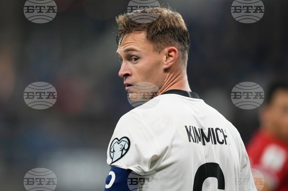 Контузените германски национали Кимих и Шлотербек може да се завърнат за решителния мач от световните квалификации срещу Словакия