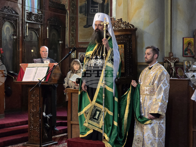 Разлог - храм ,,Свето Благовещение" - патриарх Даниил - тържествена света литургия