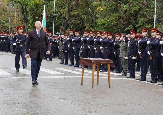 Премиерът Росен Желязков: Повишаването на доходите във въоръжените сили ще продължи и през следващите години