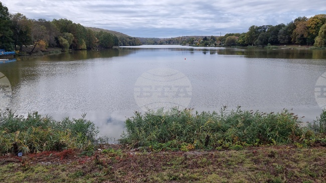Стената на язовира край село Николово изсъхва прогресивно, съобщи кметът на община Русе Пенчо Милков 