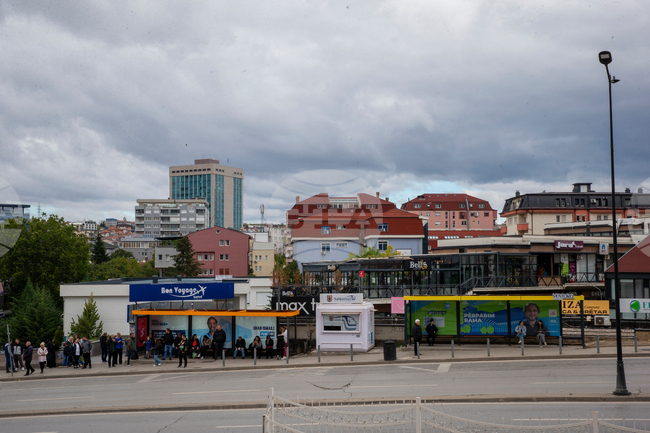 Косовската столица Прищина остава без обществен транспорт от утре заради блокиран по политически причини бюджет, според кмета ѝ