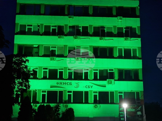 Сграда в центъра на Разград светна в зелено – цвета на донорството и трансплантацията