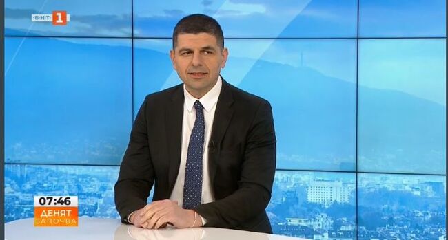 Ивайло Мирчев: Румен Радев се държи като маршал Петен; време е да бъде като дьо Гол, защото разделя обществото