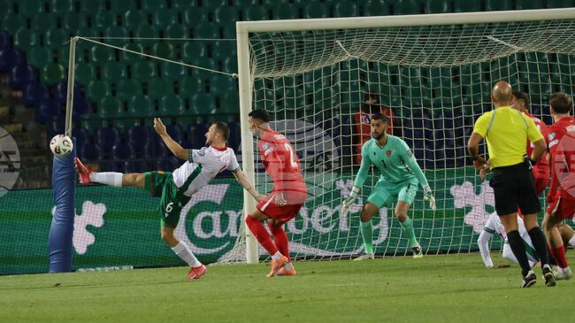 Димитър Митов не допусна гол при победа на Абърдийн