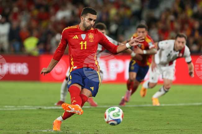 Ръководството на Барселона има желание да продължи договора на нападателя Феран Торес