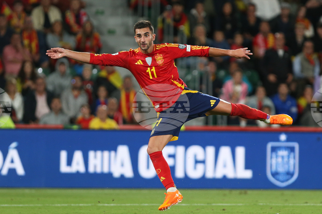 Нападателят на Барселона Феран Торес ще пропусне мача срещу Жирона поради контузия