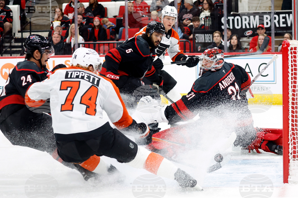 APTOPIX Flyers Hurricanes Hockey
