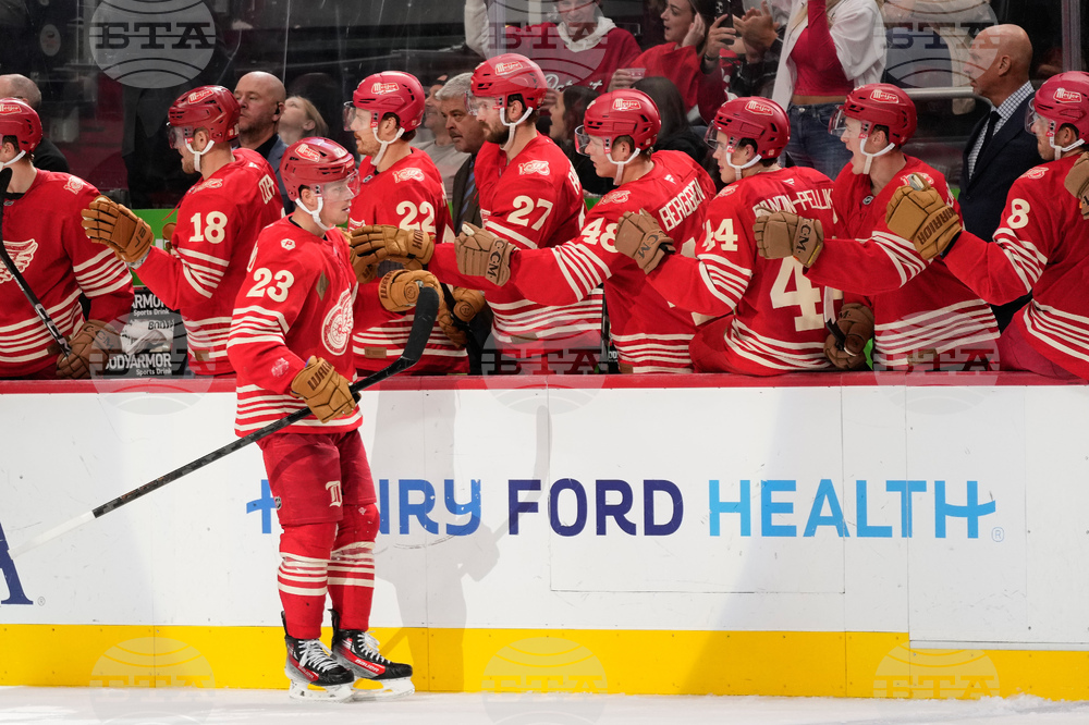 Детройт спечели гостуването си на Ню Йорк Рейнджърс в НХЛ, Колорадо продължи точковата си серия на 10 мача