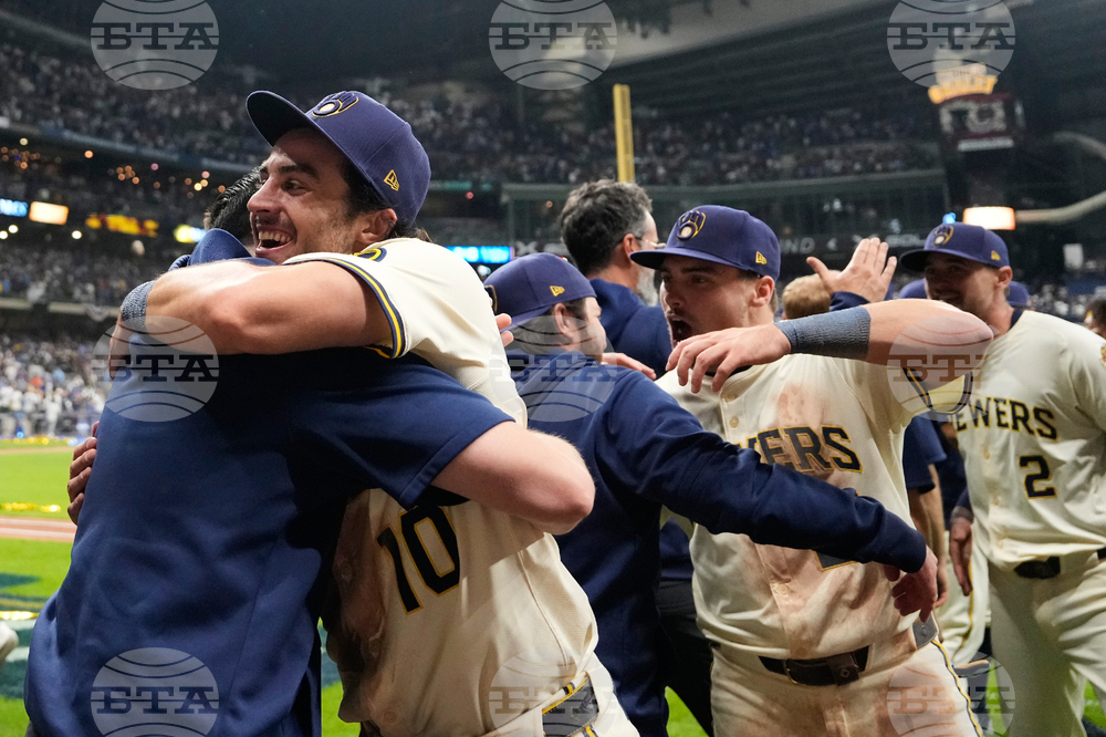 NLDS Cubs Brewers Baseball