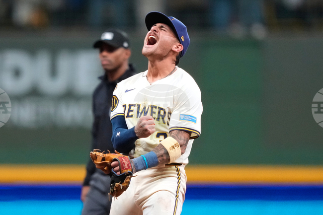 APTOPIX NLDS Cubs Brewers Baseball